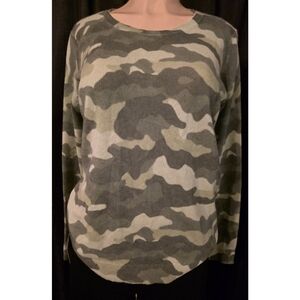 Cashmere Charter Club  Green Camo Long Sleeve Top
